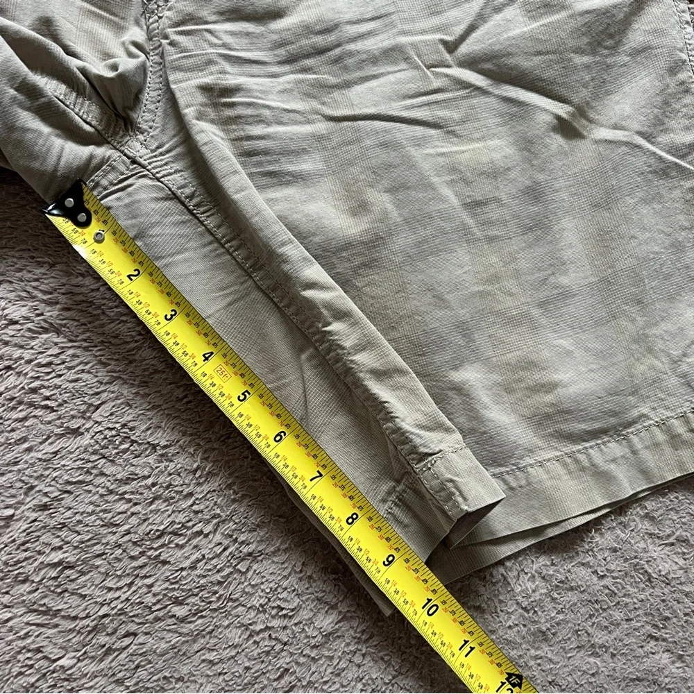 The North Face Beige‎ Plaid Shorts Sporty Utility Outdoor Hiking Preppy Size 34